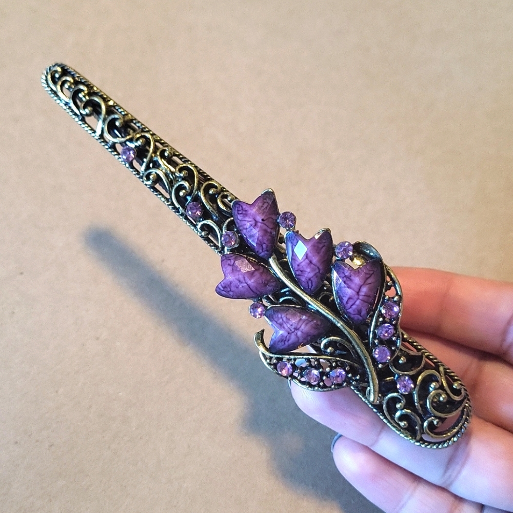 Woman's Hairpin / Hairclip